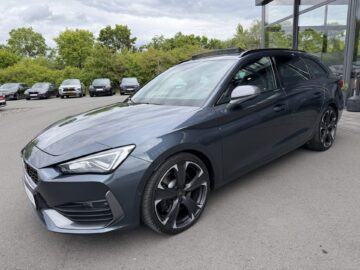 Leon 2,0TSi ST VZ 4Drive Pano AHK DCC ACC Keyless