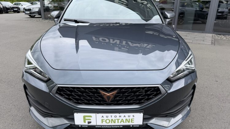 Leon 2,0TSi ST VZ 4Drive Pano AHK DCC ACC Keyless
