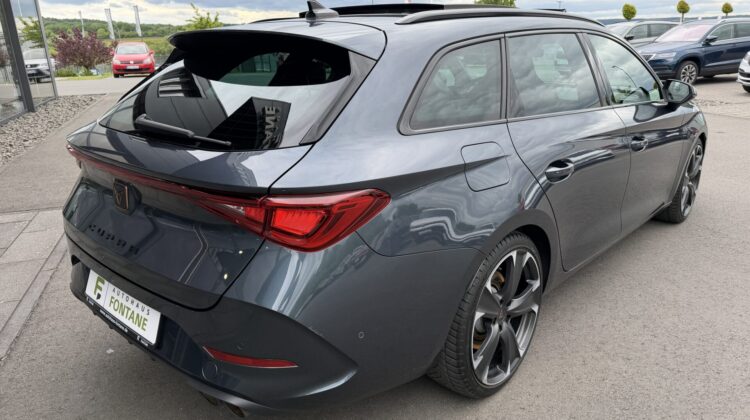 Leon 2,0TSi ST VZ 4Drive Pano AHK DCC ACC Keyless