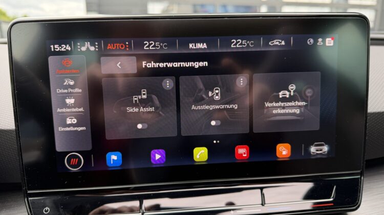Leon 2,0TSi ST VZ 4Drive Pano AHK DCC ACC Keyless