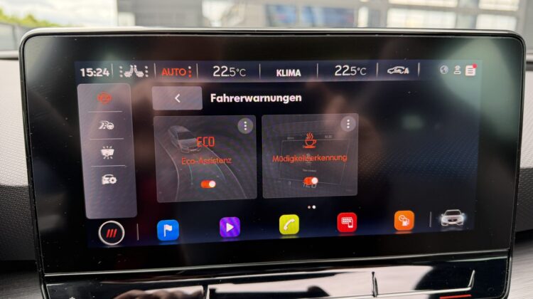 Leon 2,0TSi ST VZ 4Drive Pano AHK DCC ACC Keyless