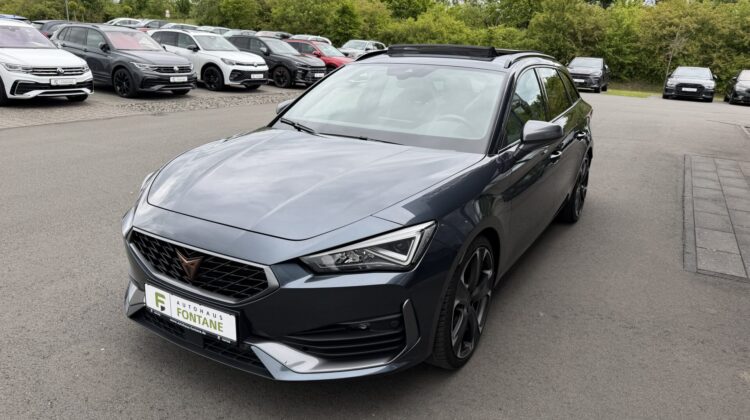 Leon 2,0TSi ST VZ 4Drive Pano AHK DCC ACC Keyless
