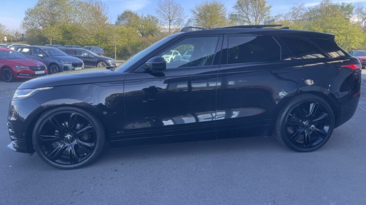 Range Rover Velar R-Dynamic Pano AHK 22″ Luft