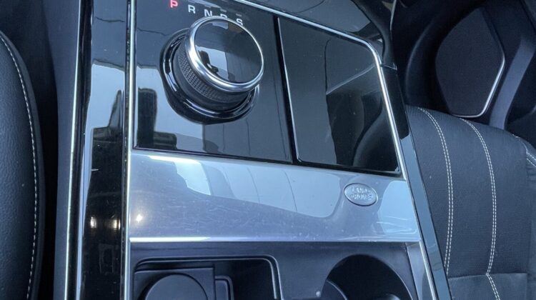 Range Rover Velar R-Dynamic Pano AHK 22″ Luft