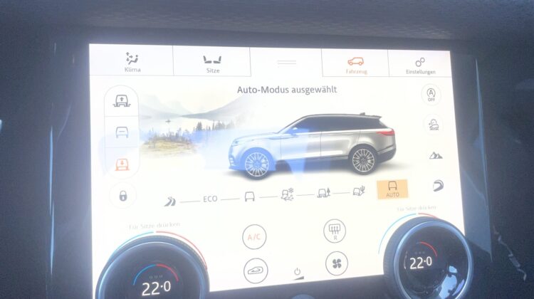 Range Rover Velar R-Dynamic Pano AHK 22″ Luft