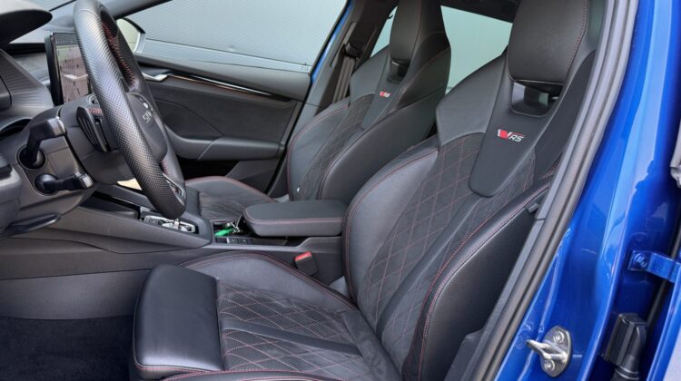 Octavia Kombi 2.0TSI RS 19″Leder Canton Facelift