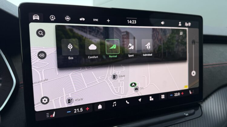 Octavia Kombi 2.0TSI RS 19″Leder Canton Facelift