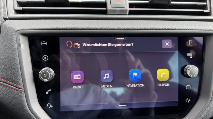 Arona TSi Schalter FR 18″ Sitzhz Kamera LED