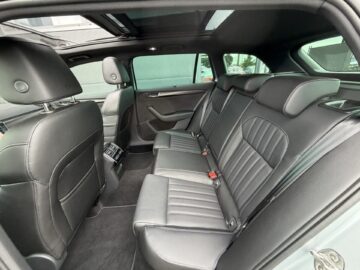 Superb Kombi 2,0TDi Sportline 4×4 AHK Pano Canton