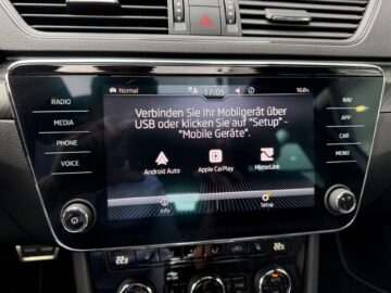 Superb Kombi 2,0TDi Sportline 4×4 AHK Pano Canton