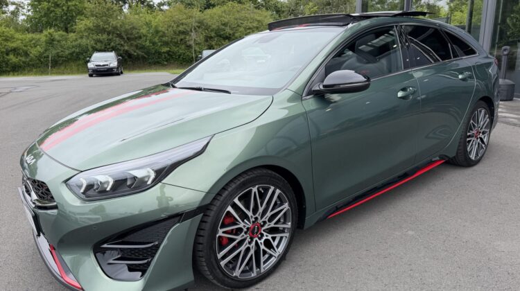 ProCeed GT Kombi Pano AHK Key Alcantara Kamera