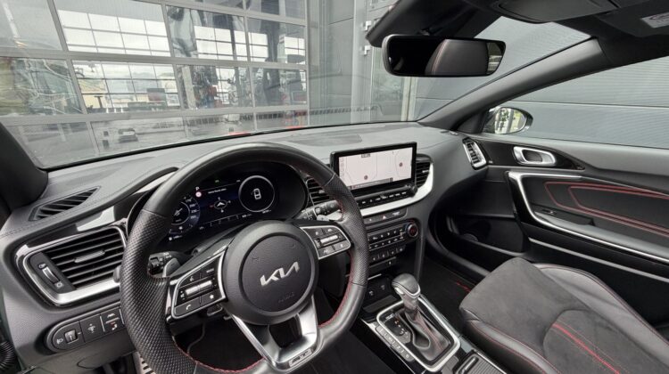 ProCeed GT Kombi Pano AHK Key Alcantara Kamera