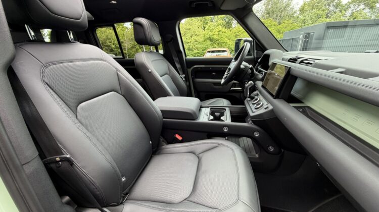 Defender 110 75th Limited Edition AHK 360° Leder