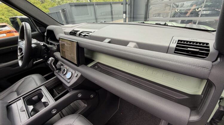 Defender 110 75th Limited Edition AHK 360° Leder