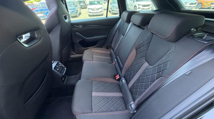 Octavia 2,0TDi Kombi RS 4×4 Pano AHK Standhz ACC
