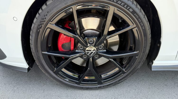 Golf VIII GTI Leder 19″ HK Sound ACC DCC Pano
