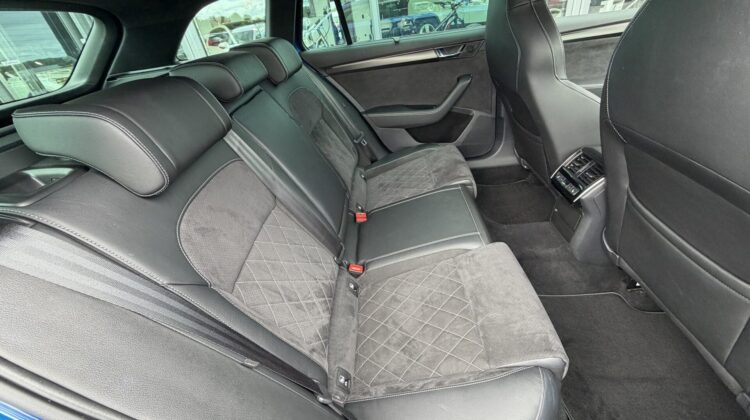 Superb 1,4TSi PlugIn Kombi Sportline iV AHK Sthz