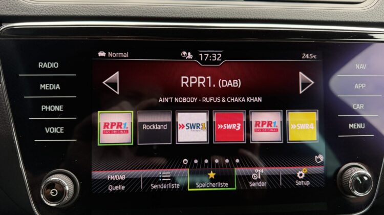 Superb 1,4TSi PlugIn Kombi Sportline iV AHK Sthz