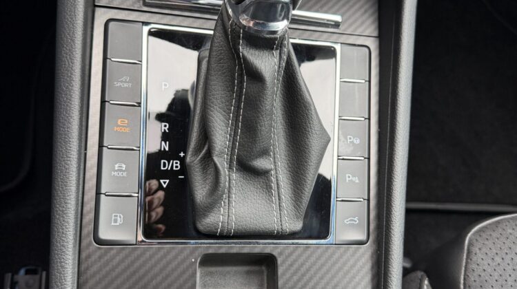 Superb 1,4TSi PlugIn Kombi Sportline iV AHK Sthz