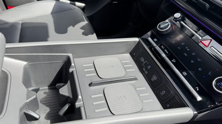 Santa Fe Hybrid 4WD Blackline Pano Leder Kühlung