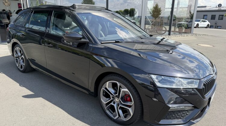 Octavia 2,0TDi Combi RS Pano 19″ Alcan. Massage