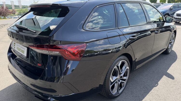 Octavia 2,0TDi Combi RS Pano 19″ Alcan. Massage