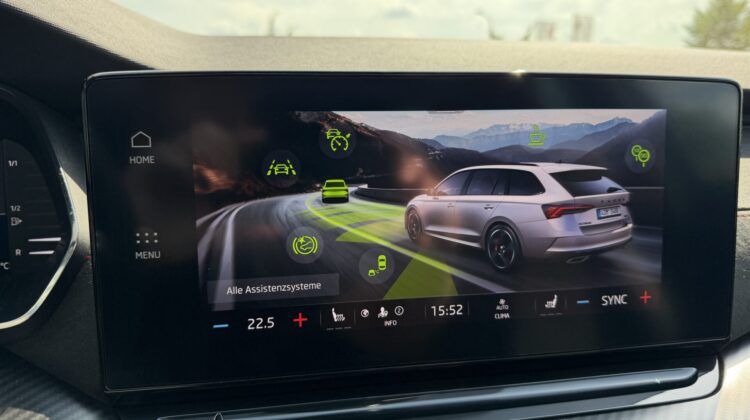 Octavia 2,0TDi Combi RS Pano 19″ Alcan. Massage