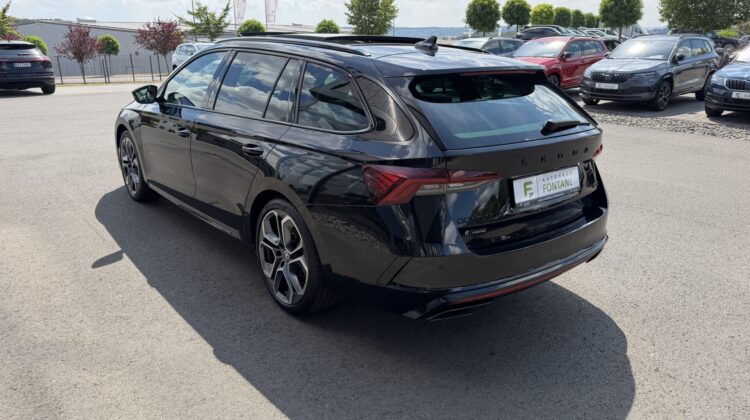 Octavia 2,0TDi Combi RS Pano 19″ Alcan. Massage