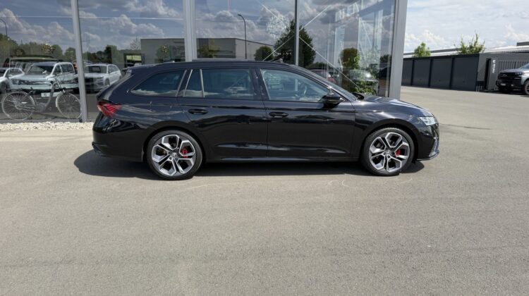 Octavia 2,0TDi Combi RS Pano 19″ Alcan. Massage