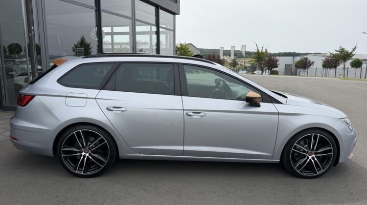 Leon ST Cupra 300PS 4Drive Pano Alcantara Navi