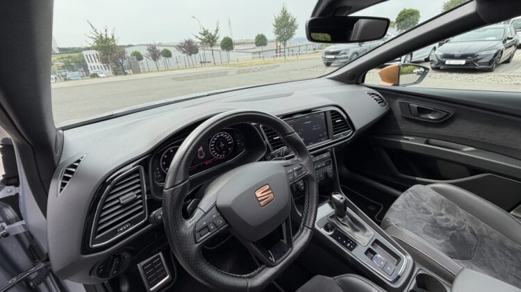 Leon ST Cupra 300PS 4Drive Pano Alcantara Navi