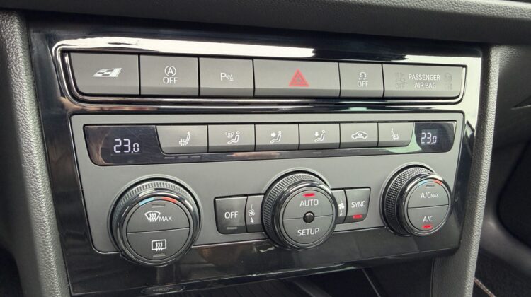 Leon ST Cupra 300PS 4Drive Pano Alcantara Navi