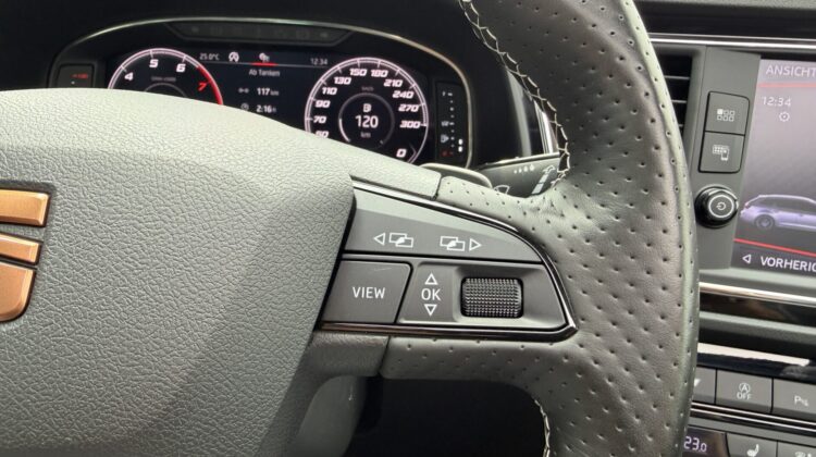 Leon ST Cupra 300PS 4Drive Pano Alcantara Navi