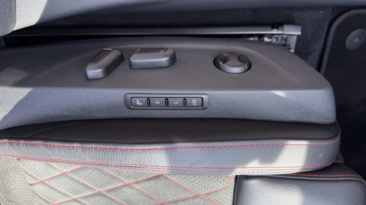 Octavia Kombi 2.0TSI RS Pano AHK Leder Canton