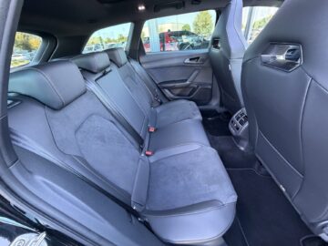 Leon Sportstourer 2.0TSI 4Drive Pano Schalensitz