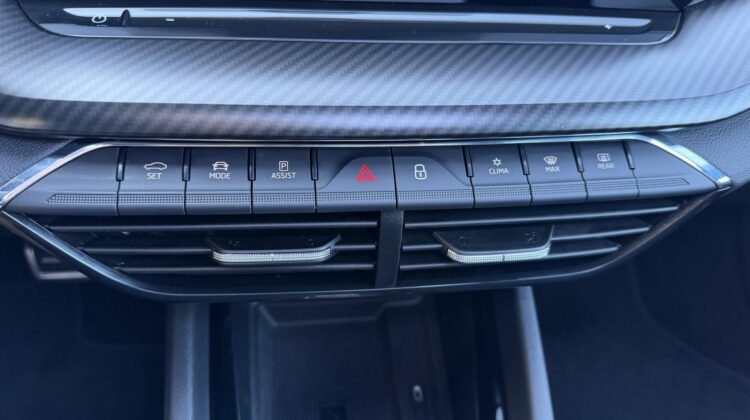 Octavia Kombi 2,0TSi RS Pano AHK 19″ Matrix ACC