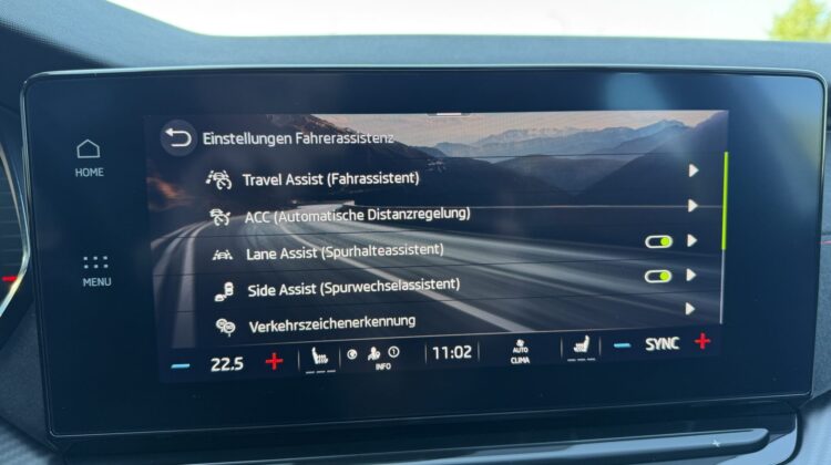 Octavia Kombi 2,0TSi RS Pano AHK 19″ Matrix ACC