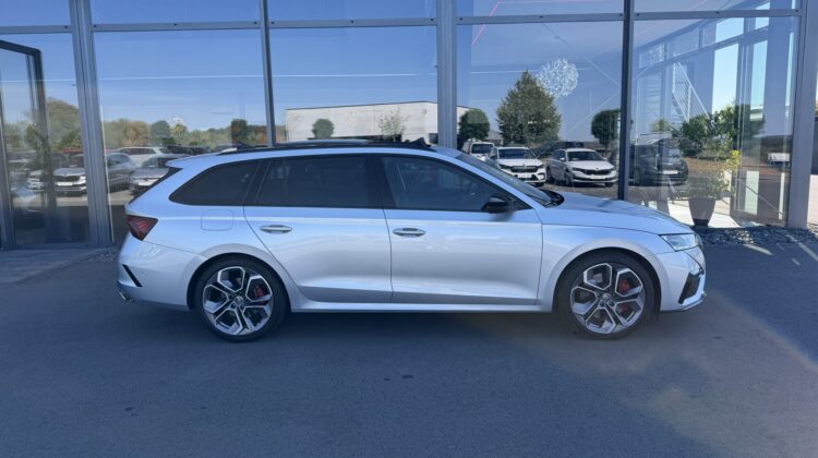 Octavia Kombi 2,0TSi RS Pano AHK 19″ Matrix ACC