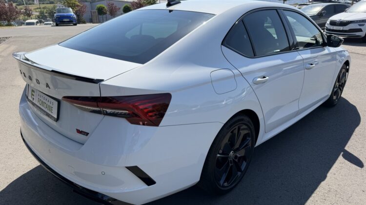 Octavia Limo 2.0TSI RS Facelift AHK Matrix ACC