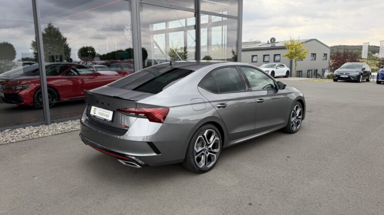 Octavia Limo 2,0TDi RS 4×4 19″ AHK Leder Standheizung