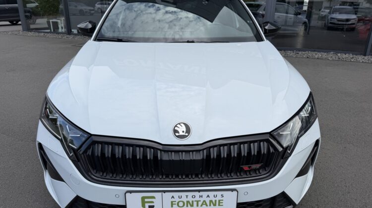 Octavia Kombi 2.0TSI RS 19″ Virtual Facelift ACC