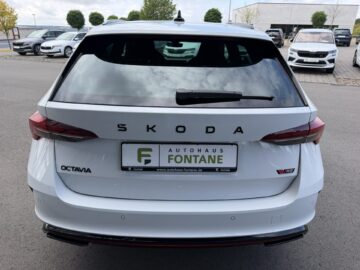 Octavia Kombi 2.0TSI RS 19″ Virtual Facelift ACC