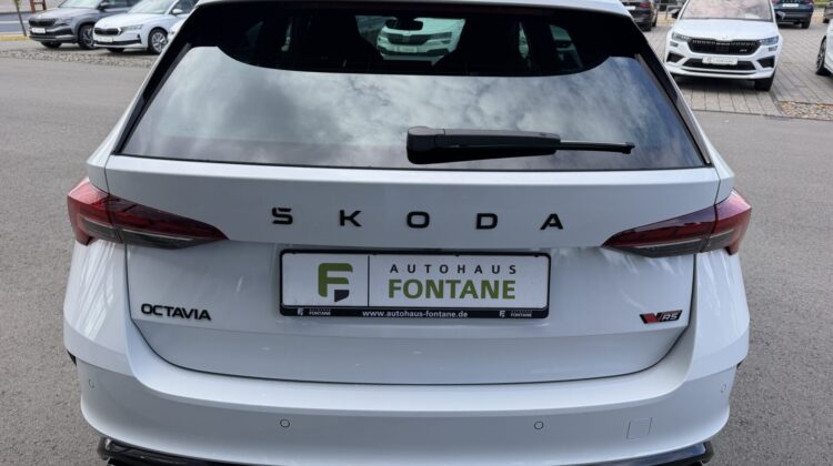 Octavia Kombi 2.0TSI RS 19″ Virtual Facelift ACC