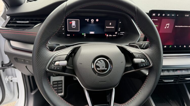 Octavia Kombi 2.0TSI RS 19″ Virtual Facelift ACC