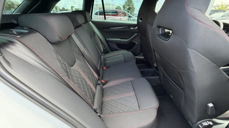 Octavia Kombi 2.0TSI RS 19″ Virtual Facelift ACC