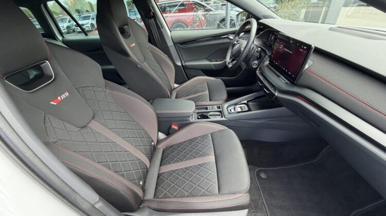 Octavia Kombi 2.0TSI RS 19″ Virtual Facelift ACC