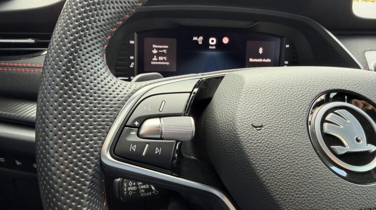 Octavia Kombi 2.0TSI RS 19″ Virtual Facelift ACC